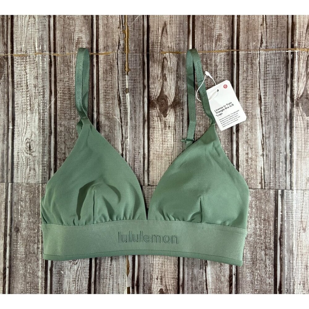 Lululemon License to Train Triangle Bra A/B logo sz 4 color green  GREU NWT $48